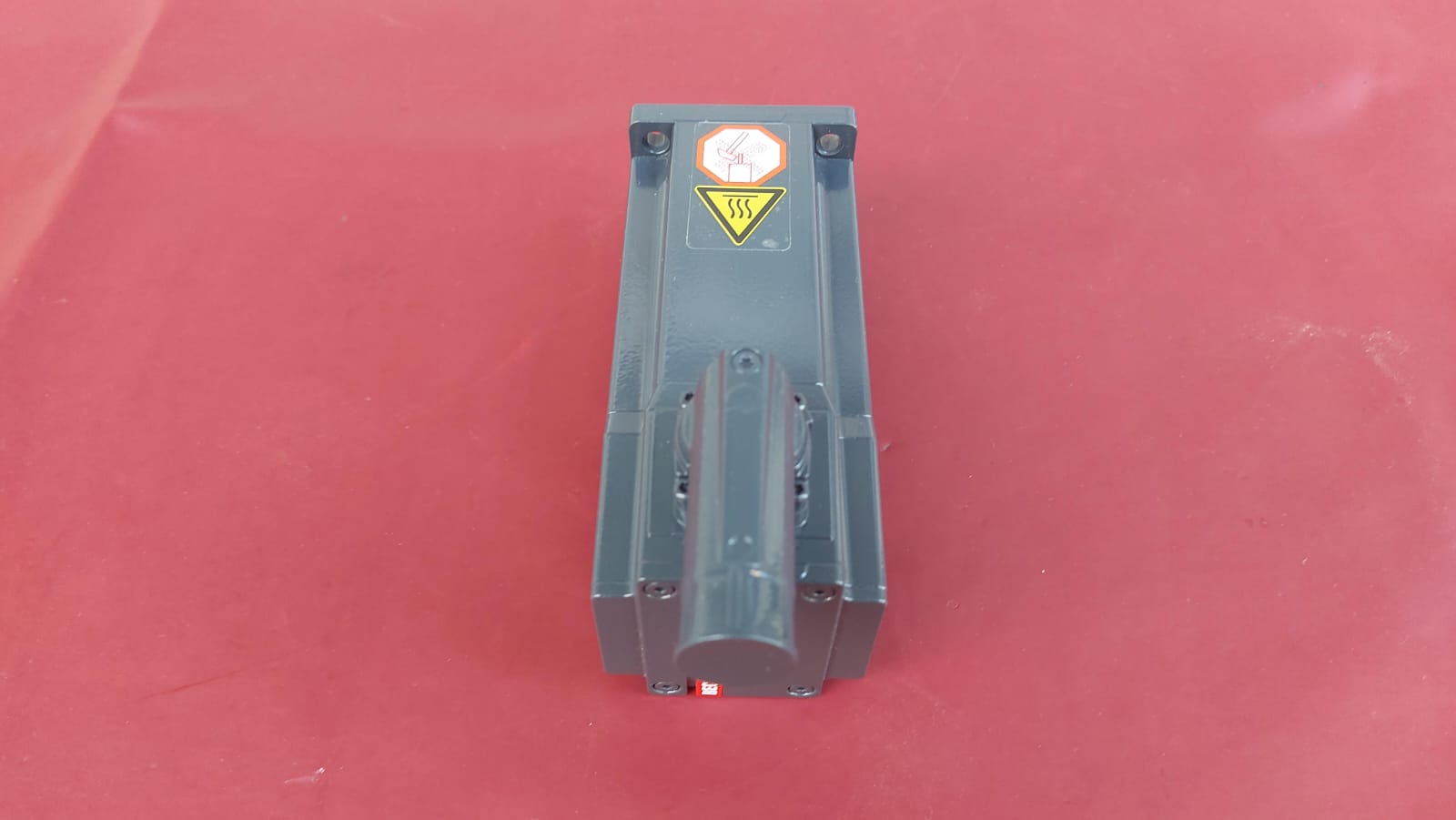 BECKHOFF AM8122-1F20-0000 AM81221F200000 AM8122 1F20 0000